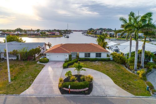 6442 Lake Sunrise Dr, APOLLO BEACH, FL, 33572-2305 | Card Image