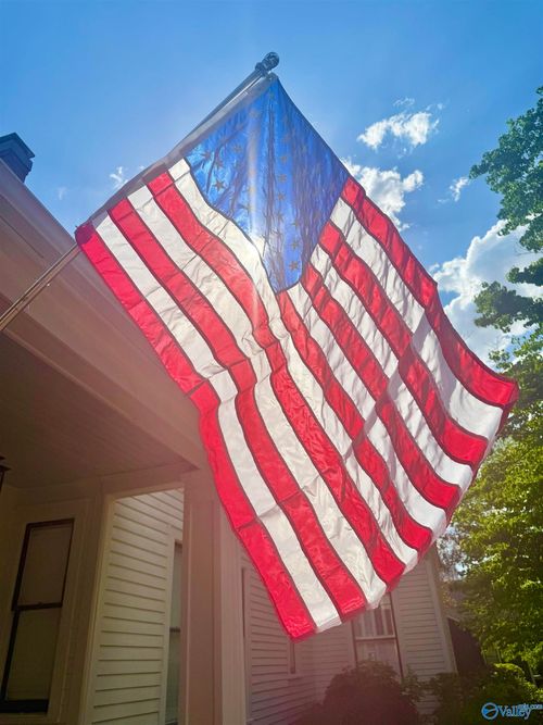 633 Sherman St Se, Decatur, AL, 35601-3141 | Card Image