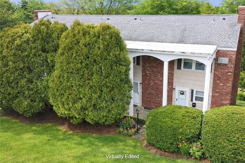 apt-c-9 Crestview Dr, Westerly, RI, 02891-2941 | Card Image