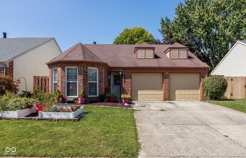 9456 Charter Dr, Indianapolis, IN, 46250-3444 | Card Image
