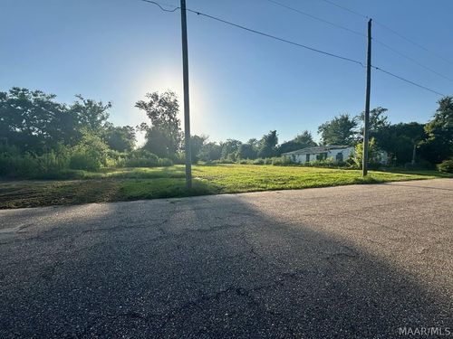 1417 Martin Luther King St, Selma, AL, 36703-3542 | Card Image