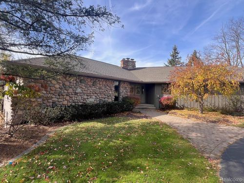 10008 M 52, Perry, MI, 48872-9348 | Card Image