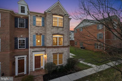 411 Spring St, Herndon, VA, 20170-6223 | Card Image