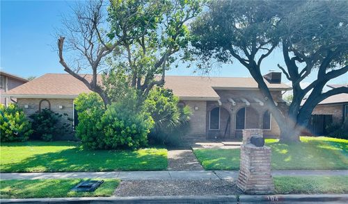 104 Poesta Dr, Portland, TX, 78374-1452 | Card Image