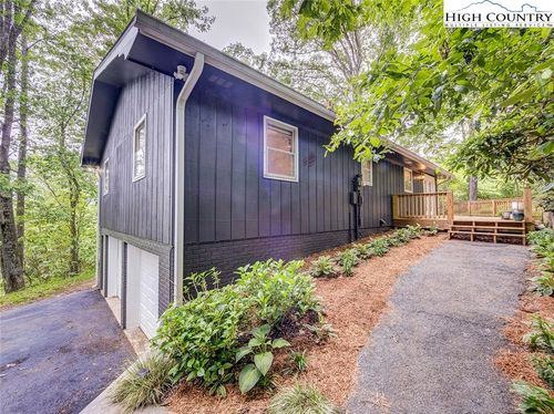 1060 Seven Oaks Rd, Boone, NC, 28607-9167 | Card Image