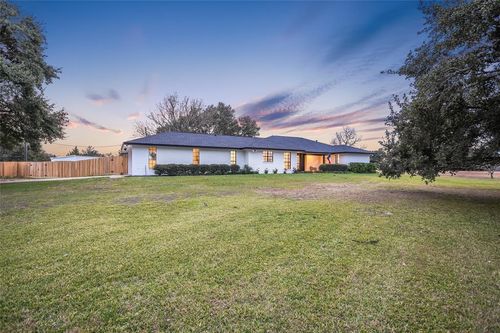 6569 Cutoff Rd, Fayetteville, TX, 78940-5086 | Card Image
