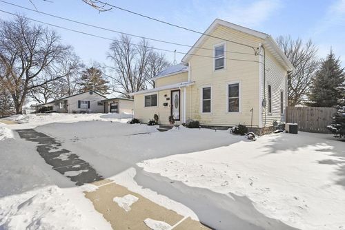 366 W Prospect St, LAKE MILLS, WI, 53551-1149 | Card Image