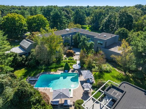 18 Chestnut Hill Drive, Oyster Bay, NY, 11771 | Card Image