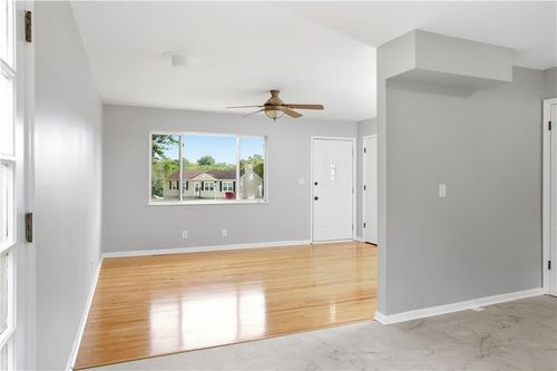 16104 E 32nd St S, Independence, MO, 64055-2731 | Card Image