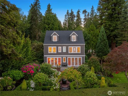 8916 Ferncliff Ave Ne, Bainbridge Island, WA, 98110-2941 | Card Image