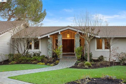 670 Logan Ln, Danville, CA, 94526-1512 | Card Image