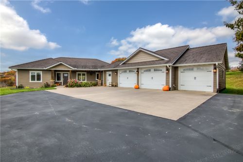 15380 County Road I, Eleva, WI, 54738-9112 | Card Image