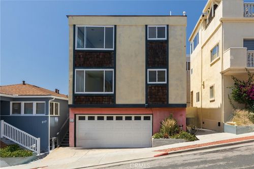 221 23rd St, Manhattan Beach, CA, 90266-4411 | Card Image