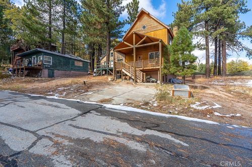 33332 Holcomb Creek Dr, Green Valley Lake, CA, 92341 | Card Image