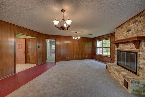 915 Farmers Rd, Brenham, TX, 77833-1696 | Card Image
