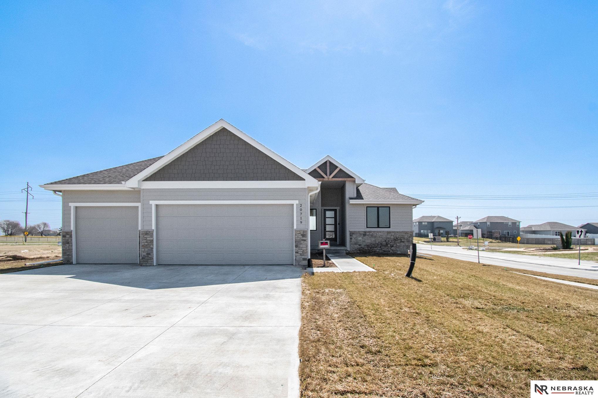 Ogden St, Elkhorn, NE 68022