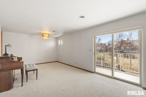 apt-24-930 17th St, Moline, IL, 61265-3157 | Card Image