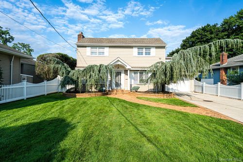 752 Oakfield Avenue, Hempstead, NY, 11710 | Card Image