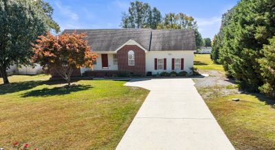 Front view of home. | Image 1