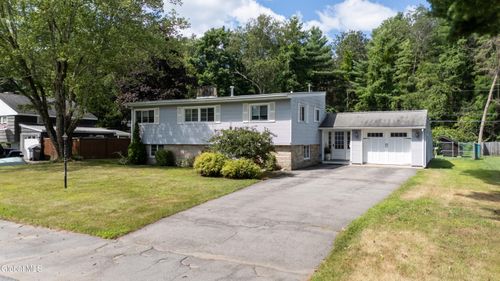 11 Hughes Ct, Queensbury, NY, 12804-2556 | Card Image
