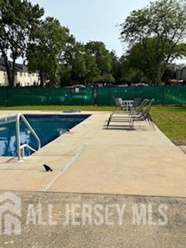 318 High St, Townhouse with 3 bedrooms, 2 bathrooms and null parking in Perth Amboy NJ | Image 38