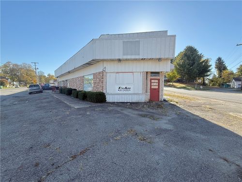 209 Center St, Conneautville, PA, 16406-7125 | Card Image