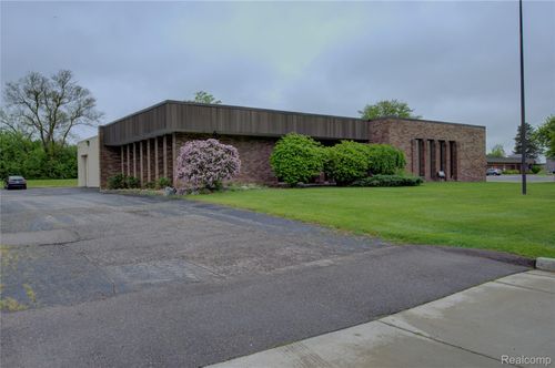 5081 Exchange Dr, Flint, MI, 48507-2905 | Card Image
