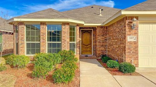 1417 Sun Dr, White Settlement, TX, 76108-3096 | Card Image