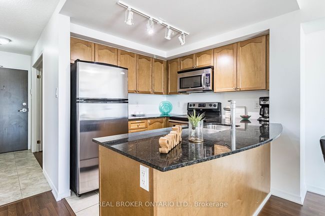 907 - 9 George St N, Condo with 2 bedrooms, 1 bathrooms and null parking in Brampton ON | Image 11