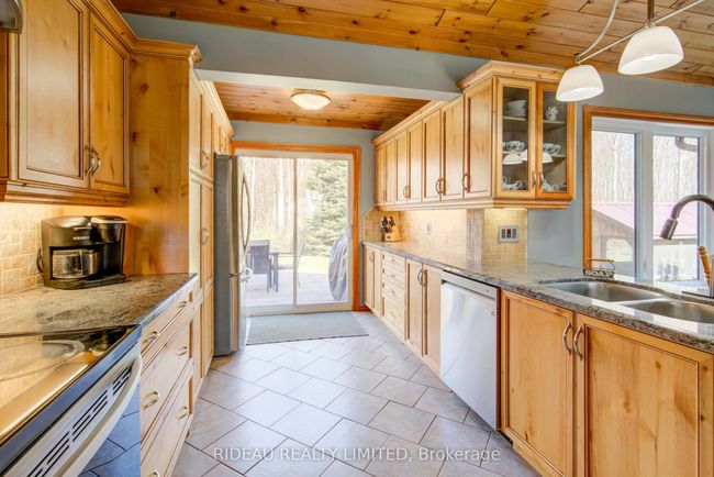303 Tower Rd, House other with 3 bedrooms, 2 bathrooms and 6 parking in Lansdowne ON | Image 26