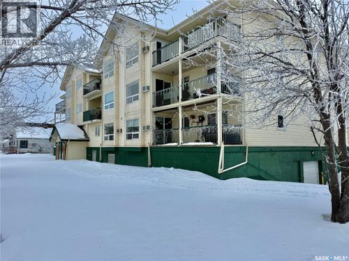 602 7th St, Humboldt, SK, S0K2A0 | Card Image