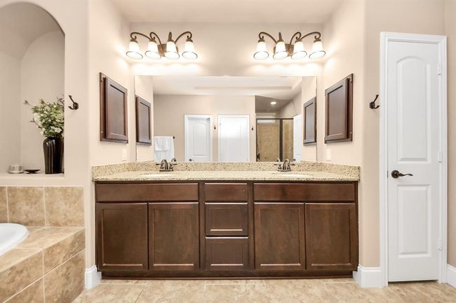 12502 Floral Park Ln, House other with 4 bedrooms, 4 bathrooms and 2 parking in Pearland TX | Image 17