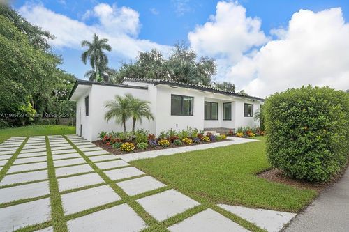 8635 N Miami Ave, El Portal, FL, 33150-2437 | Card Image