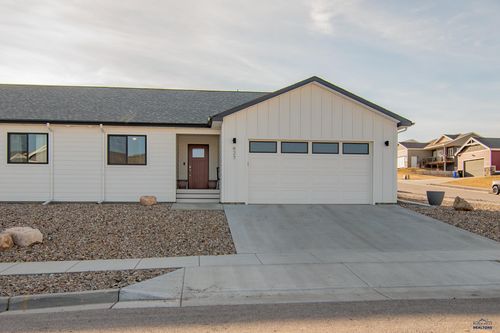 627 Copperfield Dr, Rapid City, SD, 57703-4839 | Card Image