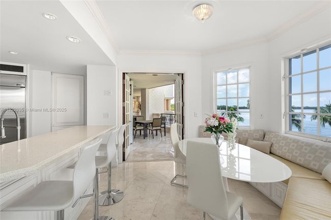 5233 - 5233 Fisher Island Dr, Condo with 4 bedrooms, 5 bathrooms and null parking in Miami Beach FL | Image 18