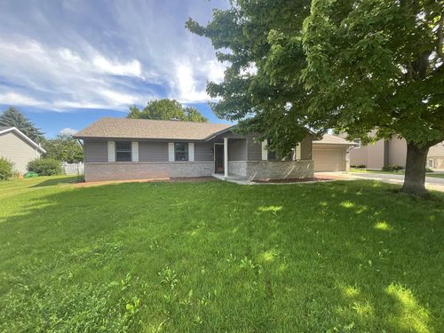 4409 Southwyck Dr, Janesville, WI, 53546-2181 | Card Image