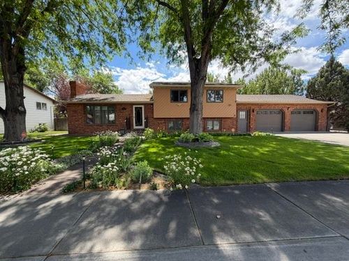 1804 Circle Rd, Worland, WY, 82401-2508 | Card Image