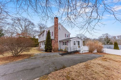 8 Driftwood Ln, Sagamore Beach, MA, 02562-2502 | Card Image