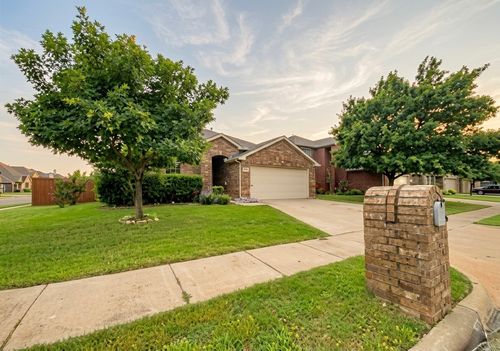 421 Goldstone Ln, Fort Worth, TX, 76131-3971 | Card Image