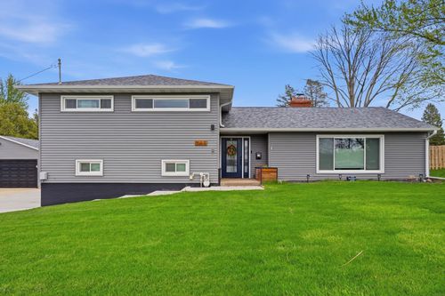 3105 Ansborough Ave, Waterloo, IA, 50701-4423 | Card Image