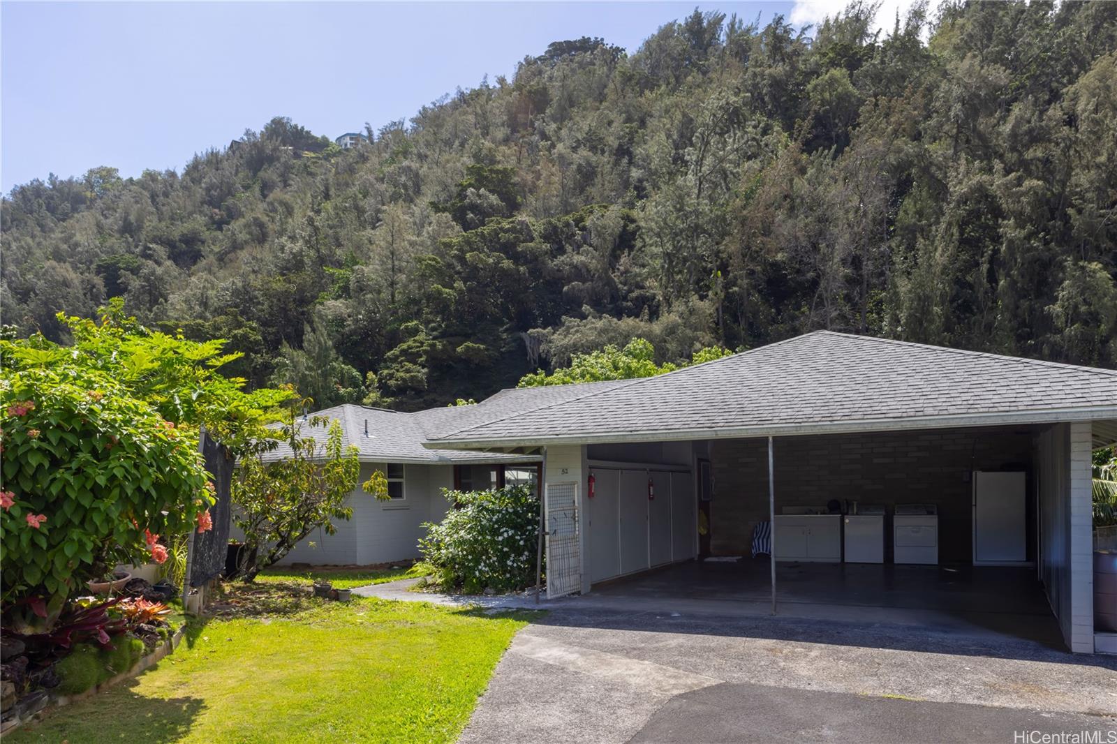 Akamu Pl, Honolulu, HI 96817