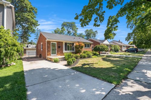 422 Jeffrey Ave, Royal Oak, MI, 48073-2522 | Card Image