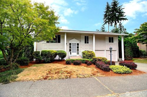 11634 110th Ave Ne, Kirkland, WA, 98034-7001 | Card Image