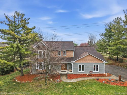 6385 Woodcrest Rdg, Clarkston, MI, 48346-3048 | Card Image