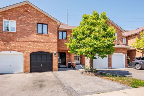 10 Sufi Cres, North York, ON, M4A2X3 | Card Image