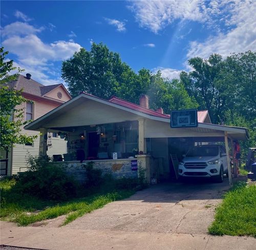 605 S Maxwell St, Siloam Springs, AR, 72761-3655 | Card Image