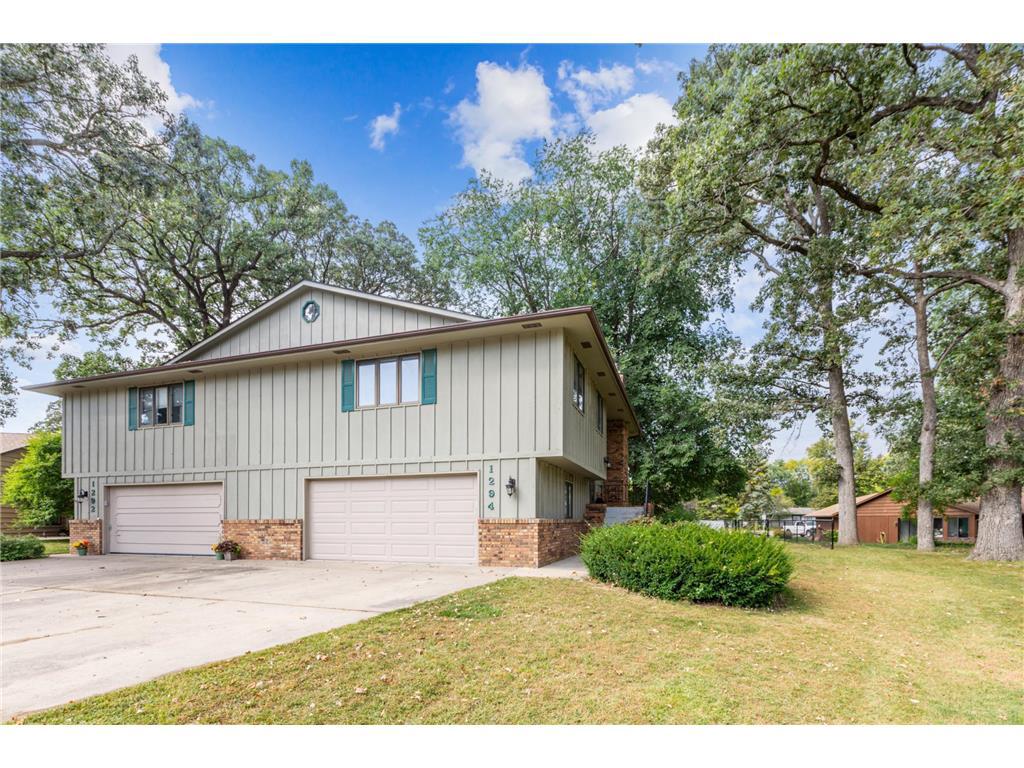 Rolling Oaks Ln, Hutchinson, MN 55350