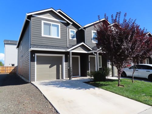 7880 Phaedra Ln, White City, OR, 97503-2300 | Card Image