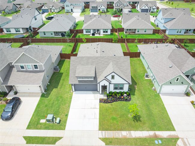 Aerial perspective of suburban area | Image 31