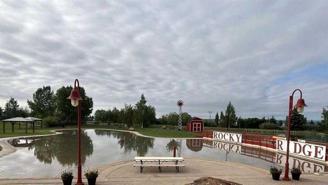 19 Rockyspring Green Nw, House other with 4 bedrooms, 4 bathrooms and 4 parking in Calgary AB | Image 49